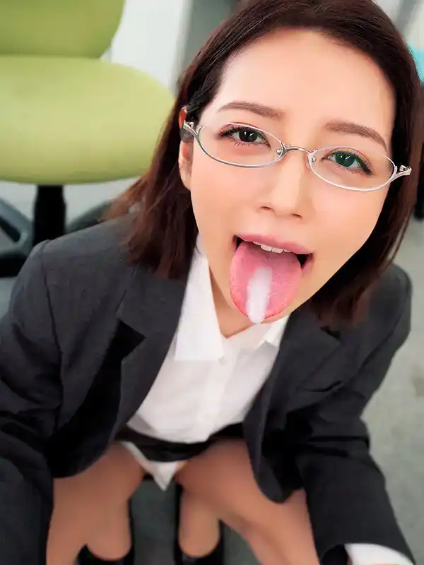 DVAJ-679 當女經理上司發現了我用會社的公款去風俗按摩後，我以爲會被懲罰，她卻... ~ 美咲佳奈的劇照14