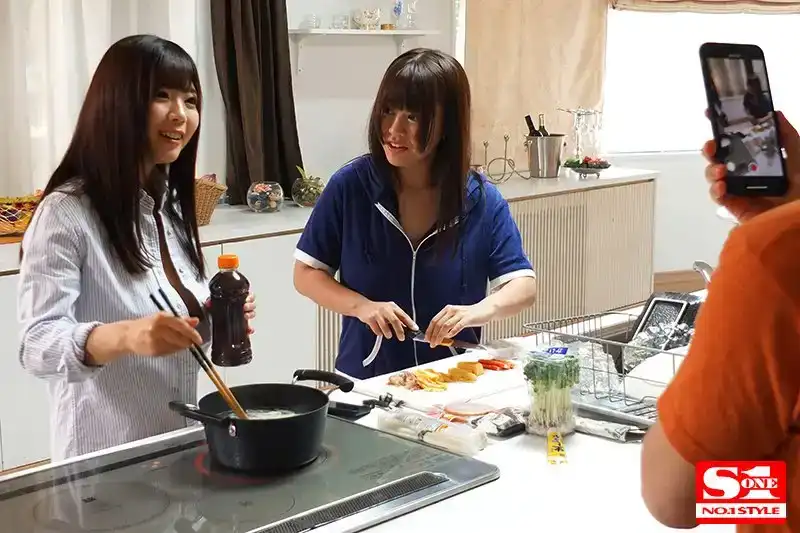 SSNI-558 父母不在家的3日間，和巨乳姐妹2人沒日沒夜的做愛 ~ 羽笑美晴 夕美紫苑的劇照3