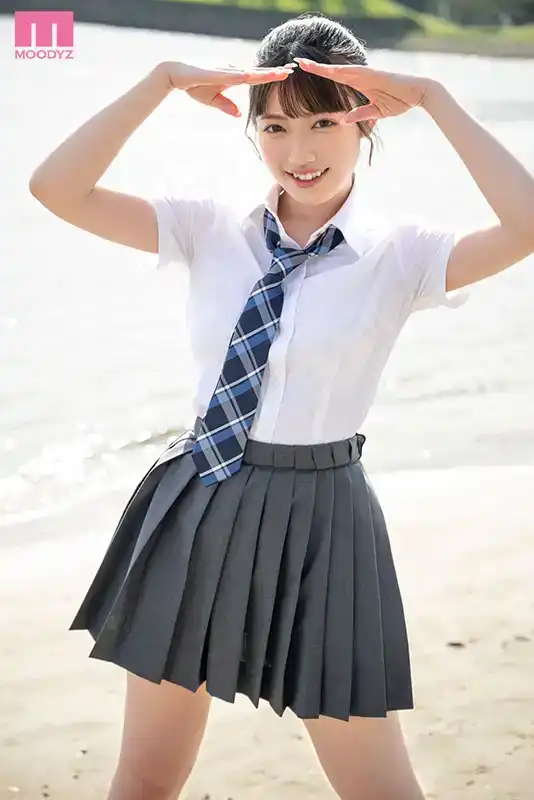 MIDV-982 參加過女性選美比賽的女學生和老頭約會。每個場景都是不同的制服，和不同的老人發生性關系 ~ 浦上日紀的劇照10
