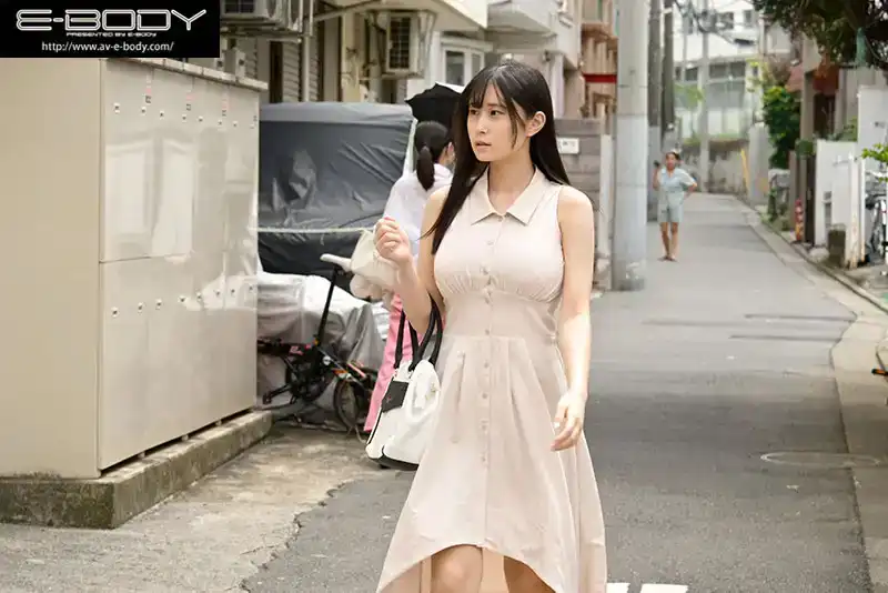 EBWH-186 本爲無敵之人，卻爲隔壁的爆乳女大學生而生氣，讓她陷入昏迷吧，把她變成性處理器的極致交尾 ~ 雨宮響的劇照10