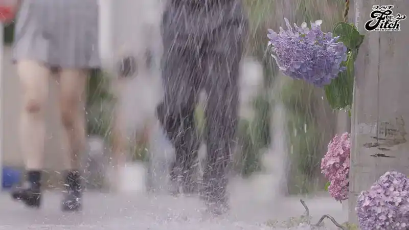 FPRE-097 被大雨淋溼的學生誘惑，與穿制服的美少女舔交…… ~ 卯佐美鈴的劇照18
