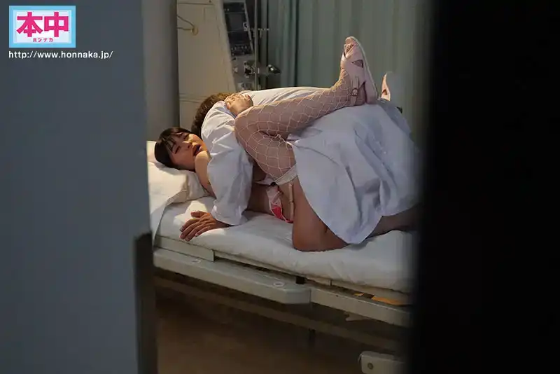 HMN-649 每天照顧我的可愛護士，半夜在空蕩蕩的病房裏被醫院院長操了！她被授精，被壓倒，操到精子倒流……夜班NTR ~ 東條夏的劇照1