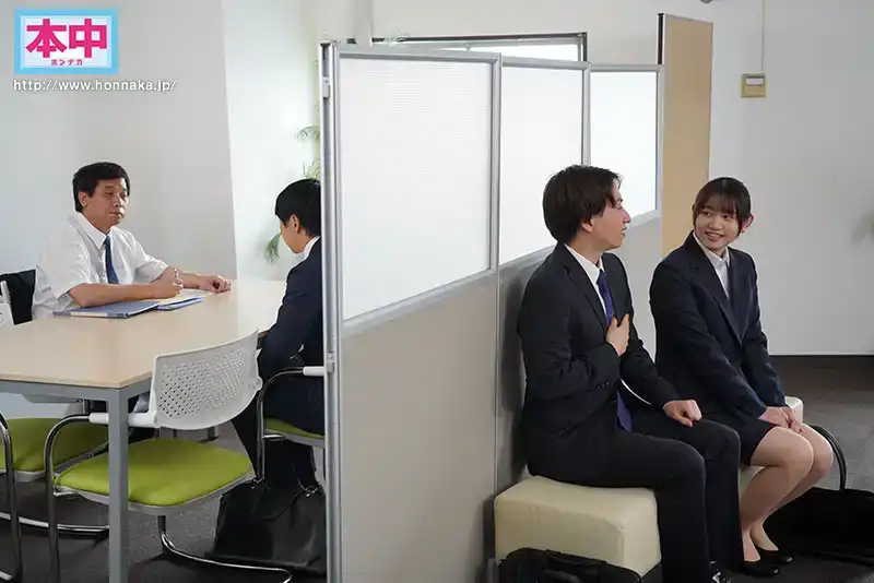 HMN-670 OB訪問女子大生NTR 想要得到中意公司的工作offer，就要接受HR面試官的命令，被大雞巴生中出。爲了得到了工作offer，她被射了10次！ ~ 靜河的劇照12