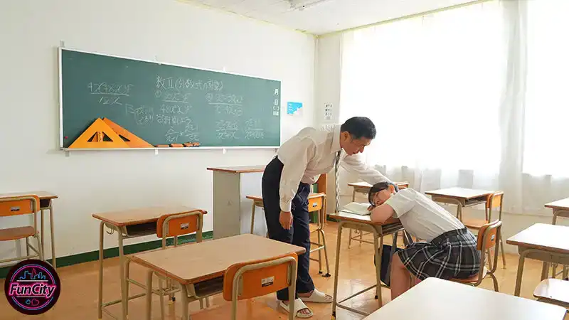 FJIN-058 用粘稠的熱吻和乳頭來誘惑。淫蕩的J系女孩用口水淋漓的口交讓老師們溼透 ~ 皆月光的劇照19