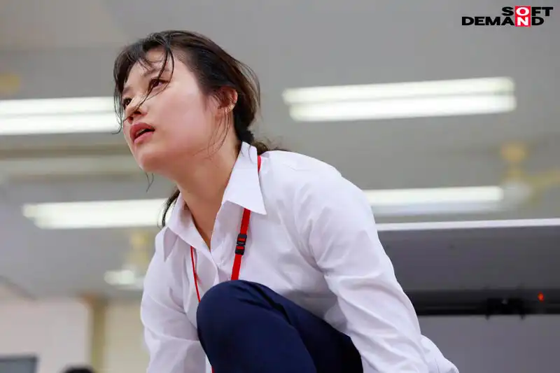SDJS-299 大汗淋漓！肌肉抽筋！趁還有力氣別倒下！4名SOD女子社員的社內SEX體能測試的劇照16