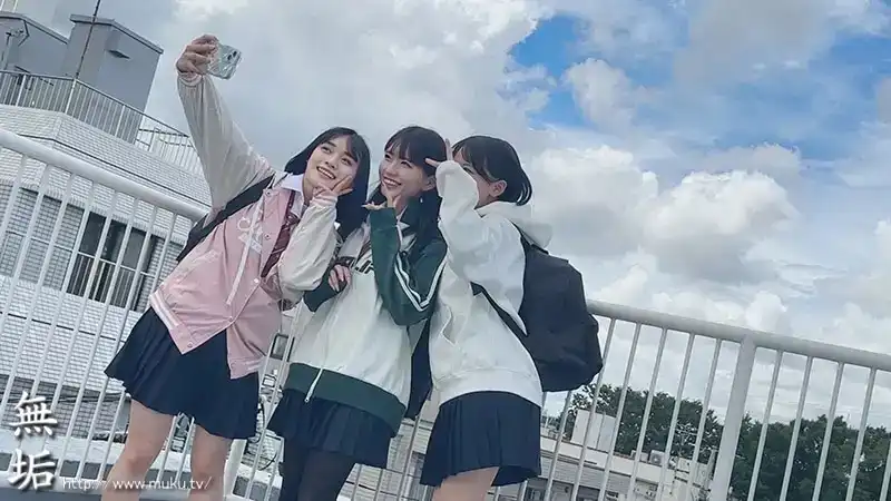 MUKD-525 癡迷於中出亂交的良好感覺中不能自拔 ~ 雫月心桜 花音うらら 柏木小夏的劇照12