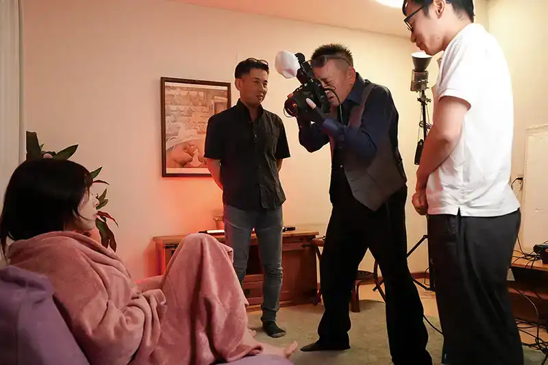PJAM-028 模特人妻接受了要求半裸拍攝的工作，但最終卻被全部脫光，陌生人的雞巴插入她體內，然後被NTR中出內射 ~ 沙月惠奈的劇照6
