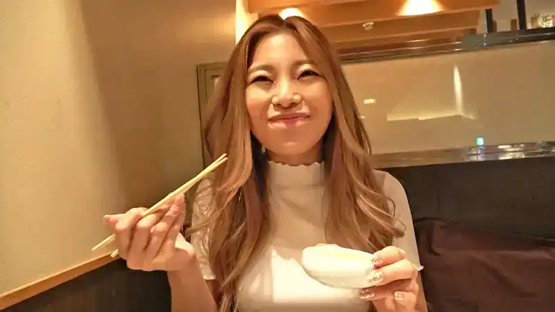 KNAM-066 完全無套中出 超愛雞巴的癡GAL系辣妹 在某服裝店員與黏糊口交濃密生中SEX ~ 柚木ひなた的劇照12