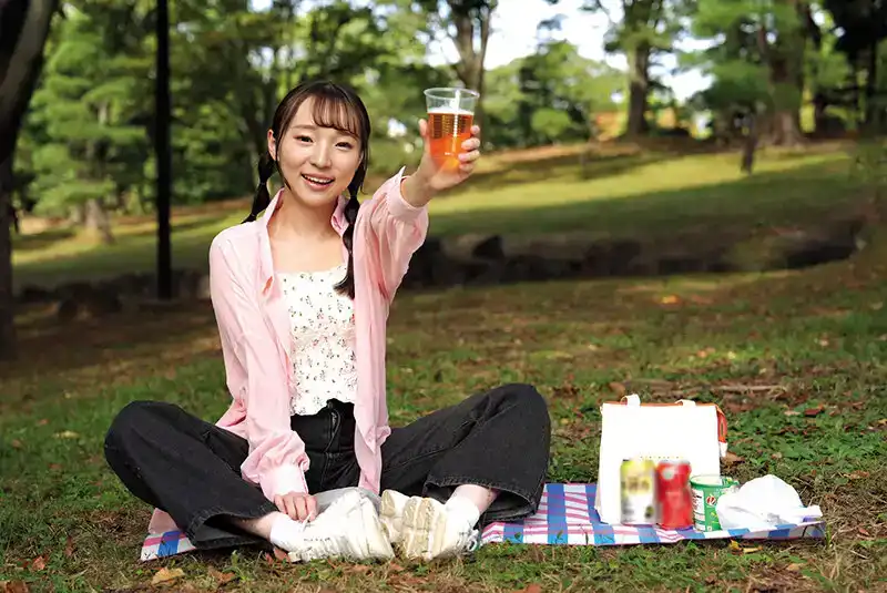 MUGE-0001 【夢幻調查隊】白天公園裏獨飲女暴增！顏值居然全是A級【驗證】一聊才發現，全是超愛喝酒又超愛SEX的騷女！~ 天馬唯 雅子里菜 北岡果林的劇照5