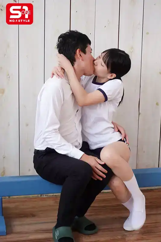 SONE-656 被天真學生誘惑的我，擋不住她可愛臉蛋、聲音、香氣和嫩肉體，在學校，在酒店，在任意地方猛插！~ 榊原萌的劇照2