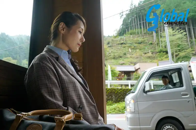 JUE-019 昭和年代 - 夫妻爭吵回深山鄉下的人妻 與男人們的肉體關系讓貞操觀念崩亂 在無人處與前男友、瞞着母親與色鬼繼父、曾奪走童貞的酒肆之子 ~ 西園寺美緒的劇照12