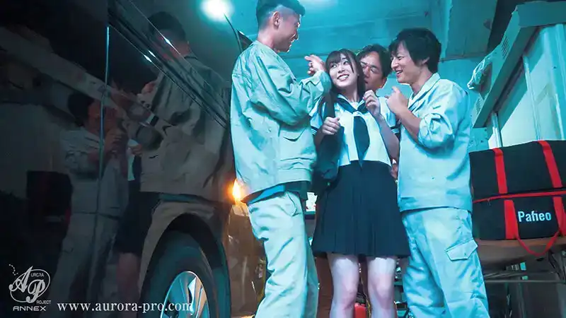 APNS-369 想被大叔操得稀巴爛… 中年肉棒偏愛女學生 被汗溼的大叔們玷污到高潮中出墮落 被下流老家夥們輪着幹到融化 ~ 高城なぎさ的劇照18