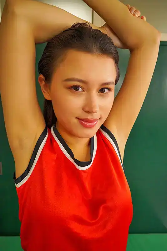 DSJH-013 在興奮劑測試期間，會盯著尿道並收集尿液。一名女運動員因無法逃脫的淫穢測試而失敗，並被鬣狗強姦。的劇照7