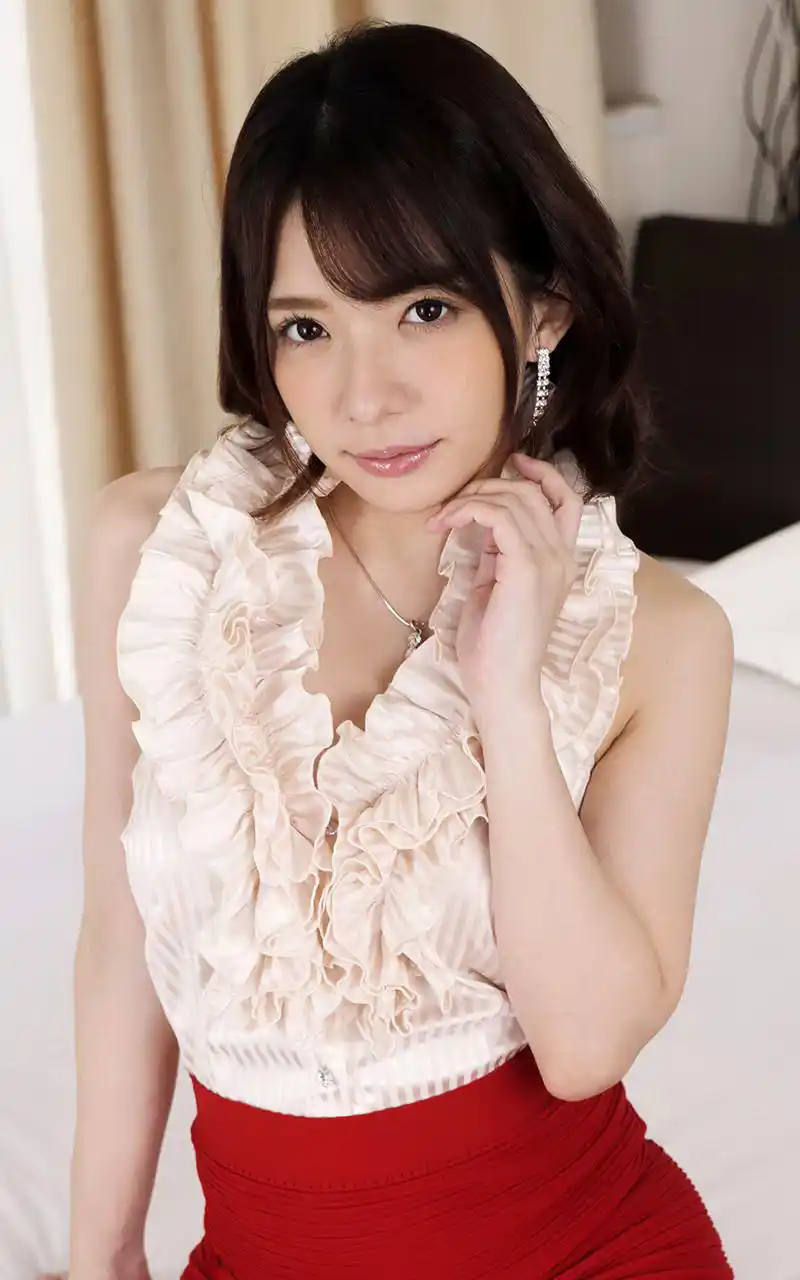 麻里梨夏