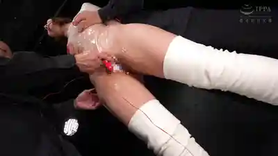 FSTU-006 騷氣長靴集團交尾亂交 美腿大奶妹被榨幹 ~ 夏川步美 的劇照9
