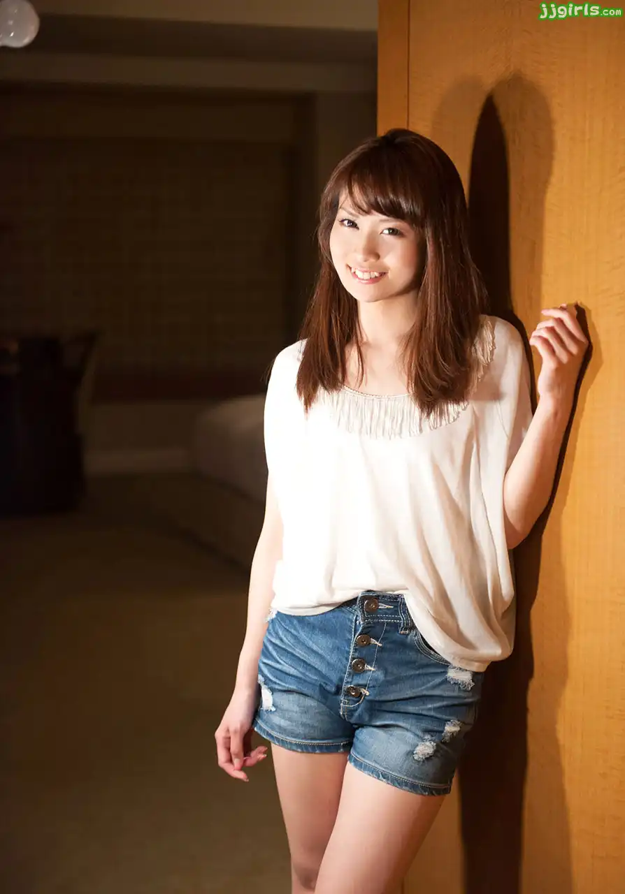 杉崎杏梨第2張寫真