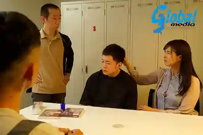 BREK-005 被兒子調教的母親：變態偷東西兒子用媚藥搞媽、廢柴兒子塗鴉玩具玩弄、狗奴調教加3P的禽獸兒子和朋友 ~ 北川礼子 伊織涼子 嶋崎かすみ的劇照7