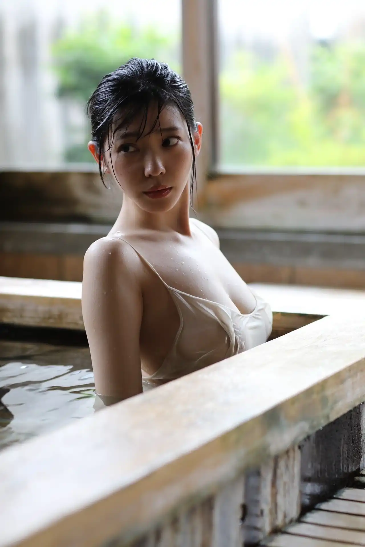 紫藤留衣第565張寫真