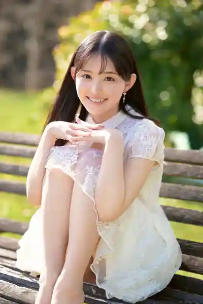 山田鈴奈第1張寫真