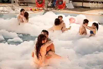 STARS-120 SODstar 11 SEX BUBBLE PARTY 2019 ～泡泡泳池大亂交感覺超好 ～ 小倉由菜 古川伊織 本莊鈴 戸田真琴 七海蒂娜 小泉日向 紗倉真菜 市川雅美 唯井真尋 竹田夢 的劇照7