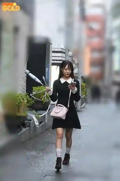MGOLD-045 新人出道 短影音女王 震撼 AV DEBUT ~ 澪奈明日見 的劇照2