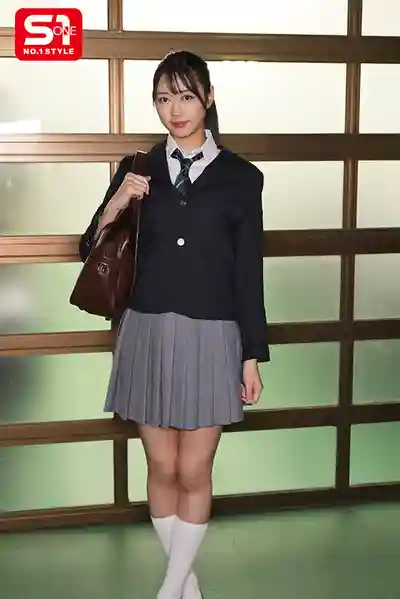 SONE-833 高身長貧困女學生爲了錢被猥瑣大叔輪番插入猛幹蹂躪出賣青春 ~ 明日葉三葉   的劇照1