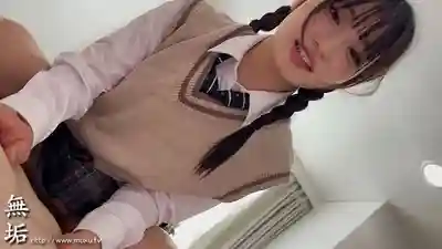 MUCD-334 網路某爆紅話題！制服美少女No.1！最高JK妹子瘋狂纏綿愛愛SEX！超人氣精選集4小時！ 的劇照15