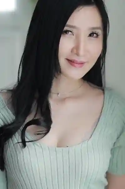 本月出道女優: あずま鈴 封面