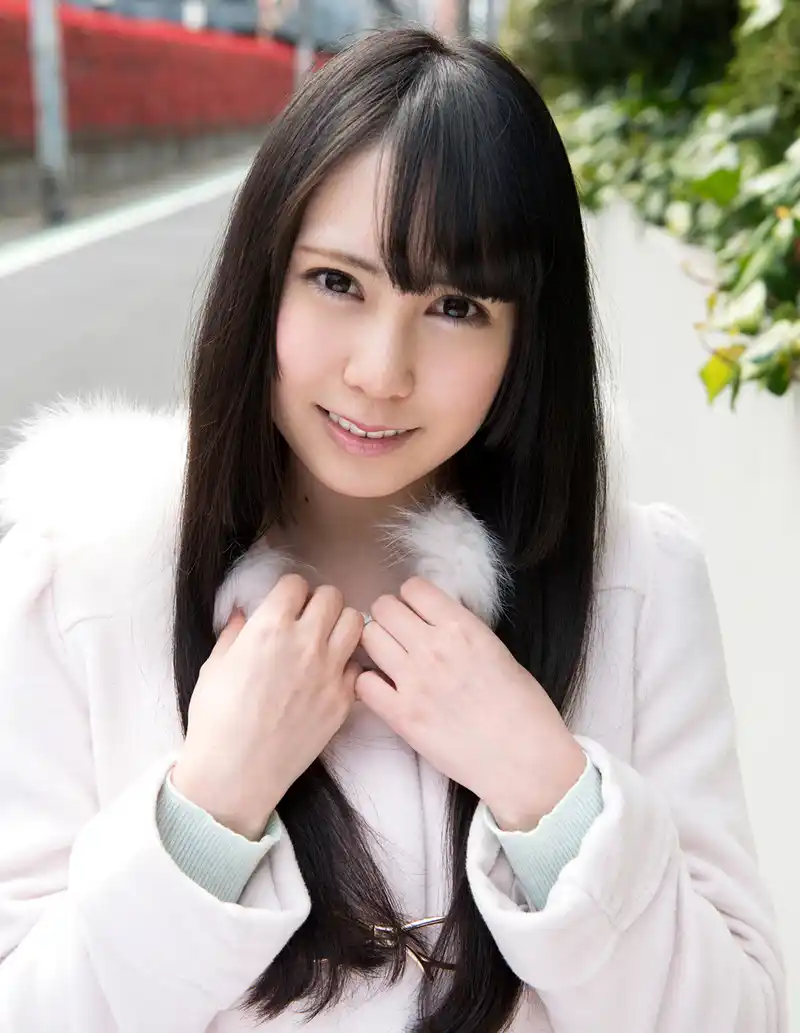 月野優里亞
