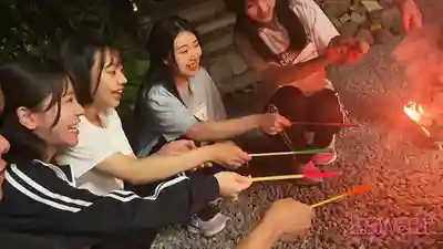 CAWD-886 清純志願妹子熱心公益服務卻慘遭猥褻輪⬤ 偷拍視頻還被外泄 ~ 皆月光 赤名いと 千川とわ 柏木小夏 的劇照12