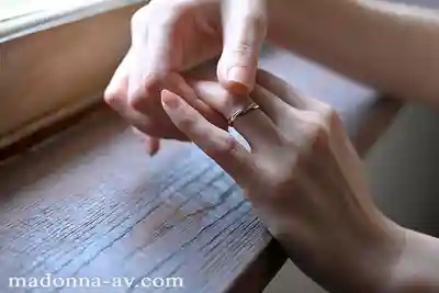 JUR-056 新人出道！地系美麗人妻 兼具美貌與品格的37歲良家婦女 AV DEBUT ~ 森佳織的劇照10