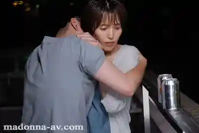 ROE-421 長大後要娶我哦 當年說這話的少年竟成了女兒的未婚夫 婚禮的那晚 我們彼此緊緊抱在了一起 ~ 星冬香 的劇照9