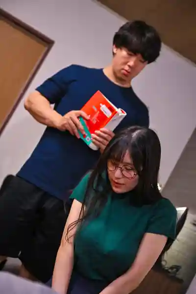 NMSL-026 地味眼鏡美爆乳姐姐是弟弟專屬的超變態癡女 ~ 雨宮響 的劇照17