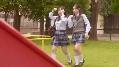 REAL-950 女高中生強暴中出100連發 ~ 皆月光 藤田柚 柏木小夏 鬆井日奈子 的劇照12