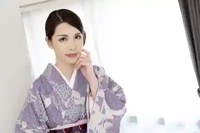 1PON-011621_001 走光誘惑 穿和服的危險鄰家人妻 ~ 上山奈々的劇照15