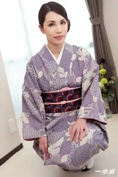 1PON-011621_001 走光誘惑 穿和服的危險鄰家人妻 ~ 上山奈々的劇照10