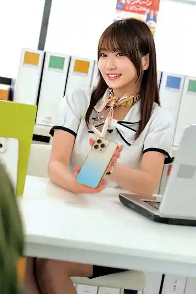 HRSM-121 手機營業店美人店員狩獵3 ~ 依本詩織 廣瀨成美 西野絵美 綾波蓮 的劇照18