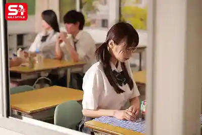 SONE-908 隨時都能用幹我的小穴哦 被孤立的女學生用身體討好班上同學 ~ 兒玉七海 的劇照11