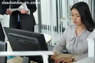 JUR-531 女上司沉溺於扭曲的刺激與調教 午休時間被廢柴部下SM不倫性交 ~ 藤浦惠的劇照10