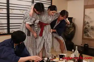 NSFS-436 媽媽成了朋友的飛機杯 ~家族旅行中的背德事件~ あずま鈴 的劇照12