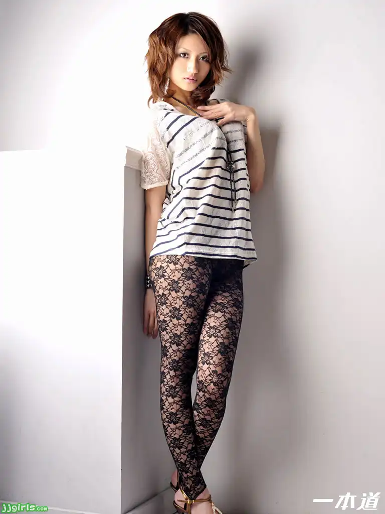 藤本莉娜第83張寫真