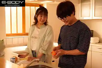 EBWH-292 宅男的初戀女友第一次約會...衣服下藏着想象不到的至軟柔美巨乳 興奮到不行瘋狂抽插到精盡人亡 ~ 由衣陽菜 的劇照8