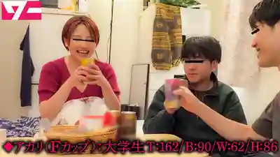 AWAW-011 趁好友熟睡在旁邊夜襲NTR 宅飲暗戀的女孩竟然和死黨曖昧交往 情急之下偷偷夜襲她竟然秒墮落 ~ 一色さら 天月梓 的劇照5