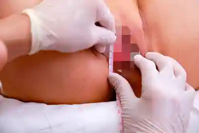 SVSHA-034 羞恥！新任女教師淪爲男校活體性教材 在學生面前用手指插入小穴 自尊崩塌卻 止不住的淫水 ~ 西尾真裏奈,宍戶裏帆,五芭 的劇照12