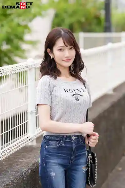 MOGI-147 性癖太過極端反而憧憬正常做愛的抖M美女初撮 六本木知名美容店前臺接待 24歲 ~ 白石せいら 的劇照12