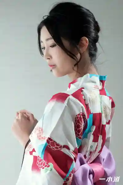 1PON-013021_001 M痴女跪地求肉棒 火辣身材淫蕩求幹 ~ 水川蓳的劇照8