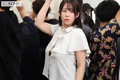 DRPT-103 滿員電車上被吊環束縛兩乳首同時開發 巨乳美女的無奈發情 4 ~ 二羽紗愛 的劇照9