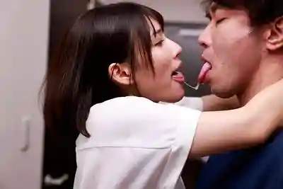 AKDL-356 育乳按摩帶來的乳首高潮 超敏感乳頭女孩在育乳店被操到爽翻 ~ 宮城理惠 的劇照7