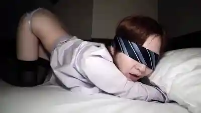 MADM-214 【4K】人妻不倫上司相部屋NTR調教 和菜鳥時期就憧憬的人妻上司意外同房 我們從此成為了肉體關係 ~ 上戶真理的劇照4