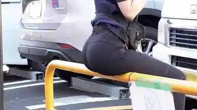 HRSM-128 快遞女司機被強行拖入屋內無情強暴-2 小野阪唯香 咲野瑞希 相葉美沙子 雪代一鳳  的劇照8